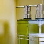 40代のおしゃれ。抜け毛を防ぐために使っているもの